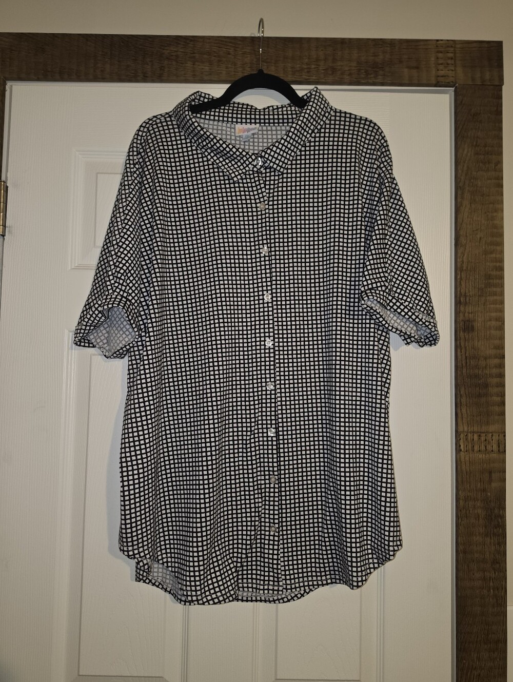 LulaRoe Women's Black and White Grid Button Down Short Sleeve Shirt